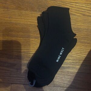 New 5 or 9 West Men's Black Casual Socks NEW